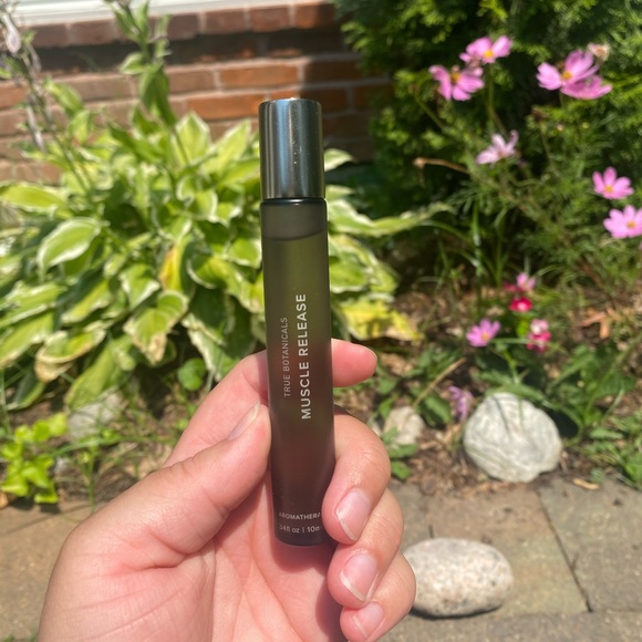 true botanicals Other - True Botanicals Muscle Release Oil